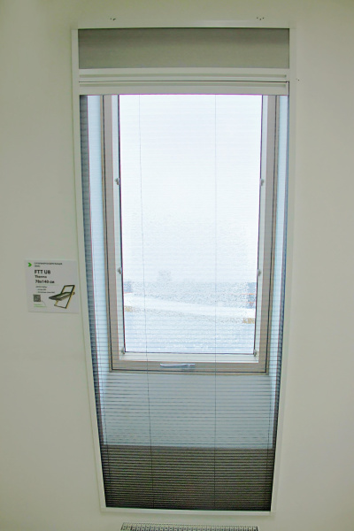 Штора+москитная сетка Fakro AMD Duet 66x240 (белые направляющие RAL 9016, штора белая blackout RAL 1601)